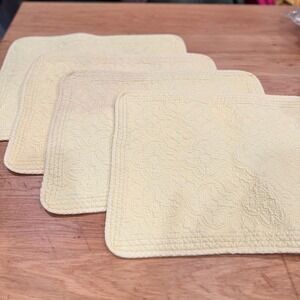 Sur La Table Yellow Quilted Cotton Placemats Set of 4 Medallion Pattern 19x13